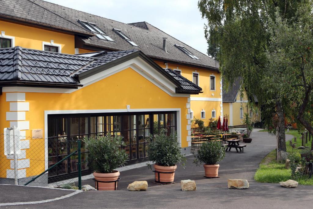 Hotel Perbersdorfer Heuriger à Neuhofen an der Ybbs Extérieur photo